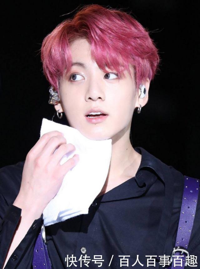 田柾国用发型偷走粉丝的心,樱桃发色着实诱惑,网友坐不住了