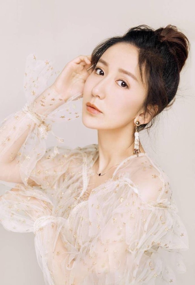 民国风味,精致的娄艺潇