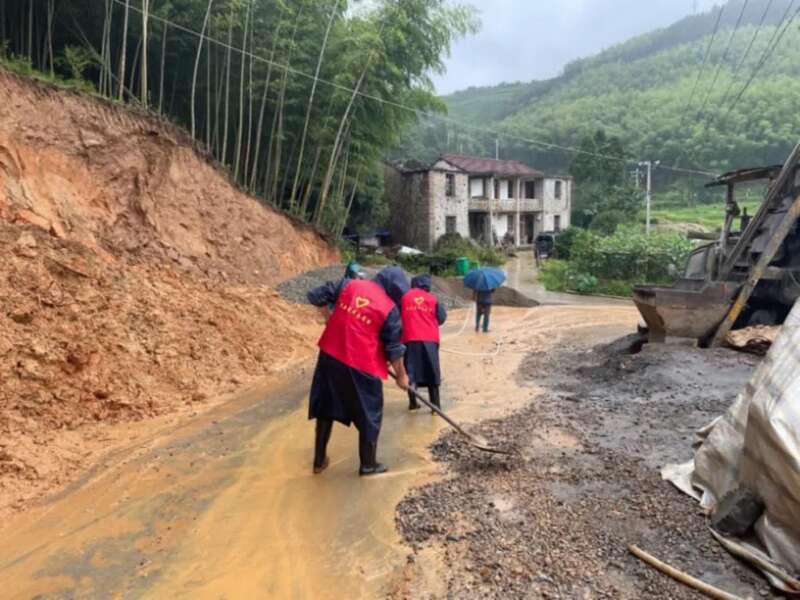 烟花|全力抵御台风“烟花”浙江青年志愿者在行动