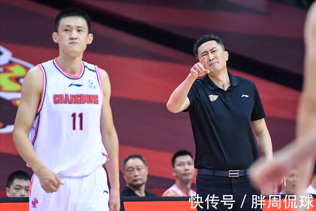 广东男篮|周鹏只打5分钟下场,宏远最担心的事发生,杜锋太不容易了