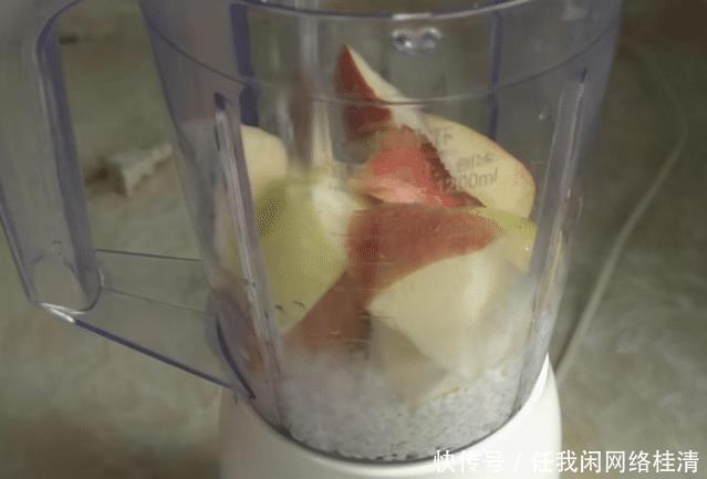 熬粥|大米别只会熬粥煮饭,加2个苹果做懒人面食,简单易学又很好吃!