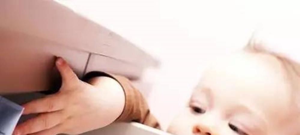 宝妈|3岁女孩散发恶臭,宝妈慌忙就医,医生发现问题出在鼻子里