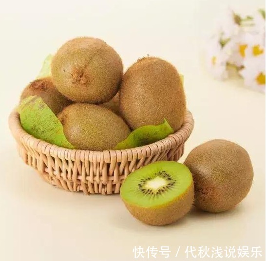 维生素母亲一巴掌,9岁小女孩,深夜猝死,医生告诫:孩子4处不能“打”