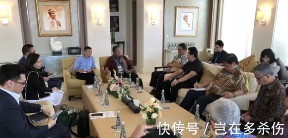 东南亚地区|卸任也不闲着！马云现身巴厘岛引轰动，印尼派了9位部长迎接