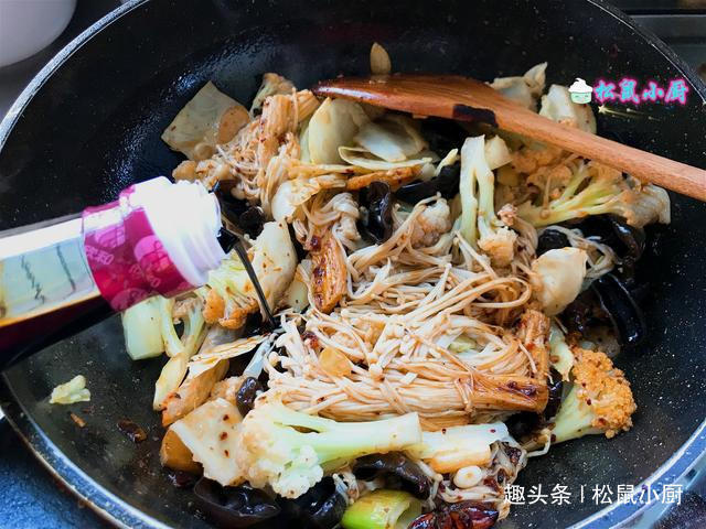 麻辣香锅别去饭店吃,自己做少油少盐又省钱,学会了你也能当大厨