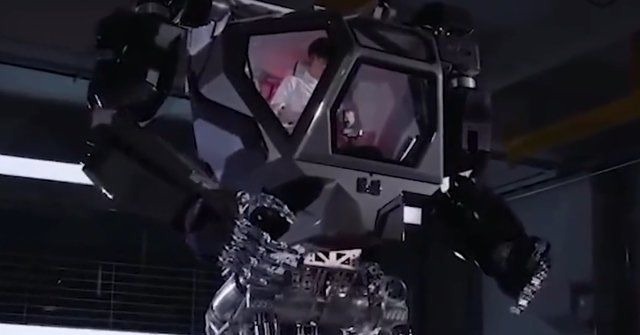 人类|人类生产的4款巨型机器人,功能强大,你看到的不是科幻!