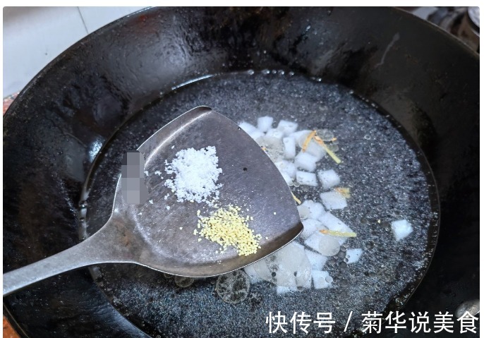 “秋天一碗汤，不用医生帮”，这汤清淡爽口去秋燥，秋天常喝它