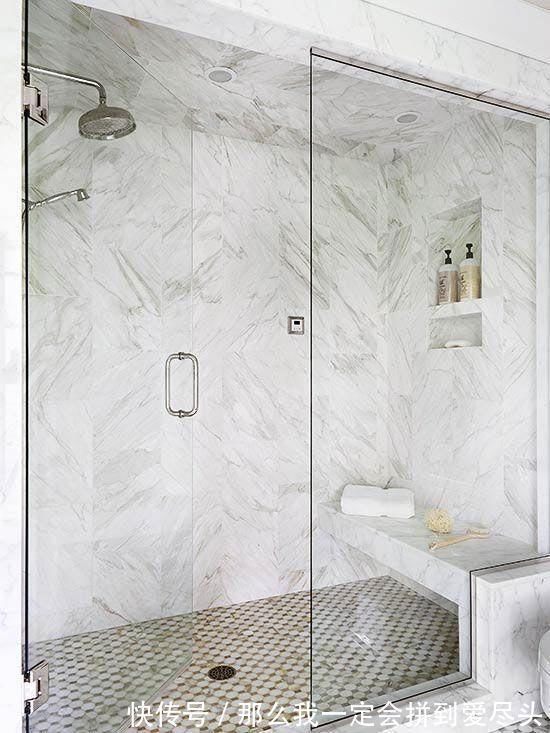 占地|卫生间再小都要多做一个“墩子”，占地不到1㎡，家里老人更安全