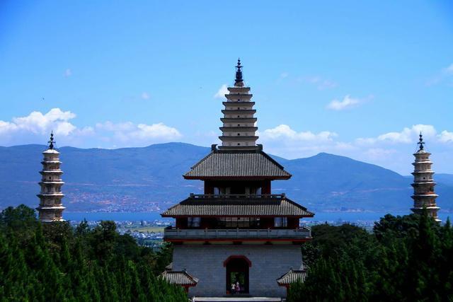 中国历座寺庙之崇圣寺三塔