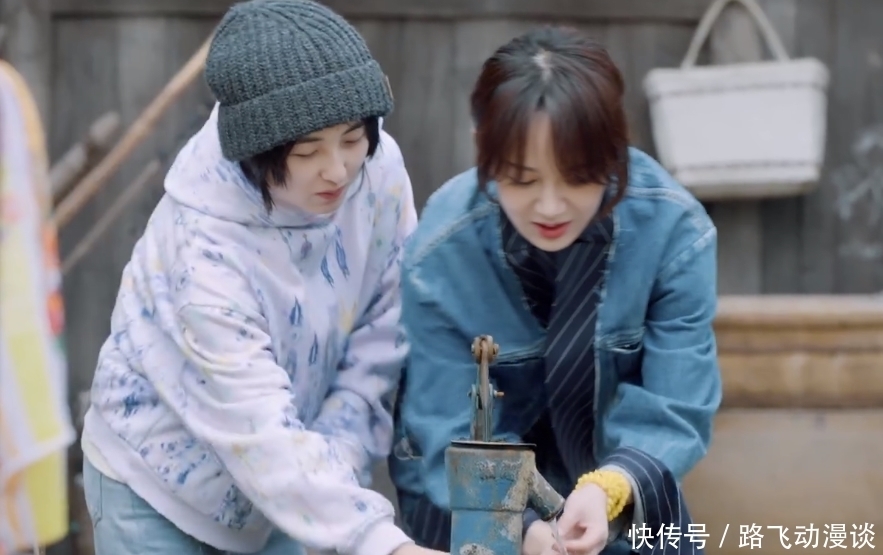 烤肠 杨紫离开蘑菇屋前,还要走全部烤肠,代价是让陈赫李诞买单的欠条