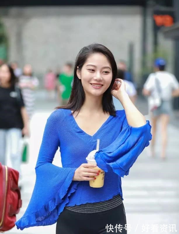 蝙蝠衣|水蓝色蝙蝠衣搭配黑色瑜伽裤，薄款设计，清凉十足