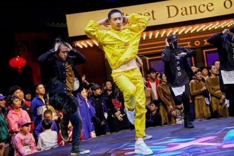 街舞|《街舞4》花絮，本以为王一博已经够帅气，不料却被张艺兴惊艳到