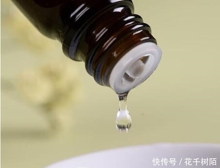 精油|痘印害怕两样东西,适当用一些,美白皮肤还能去痘印