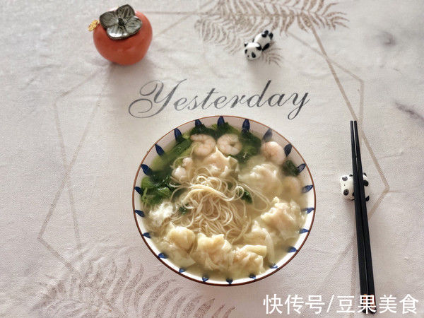 这道港式虾仁云吞面，汤汁都要舔干净