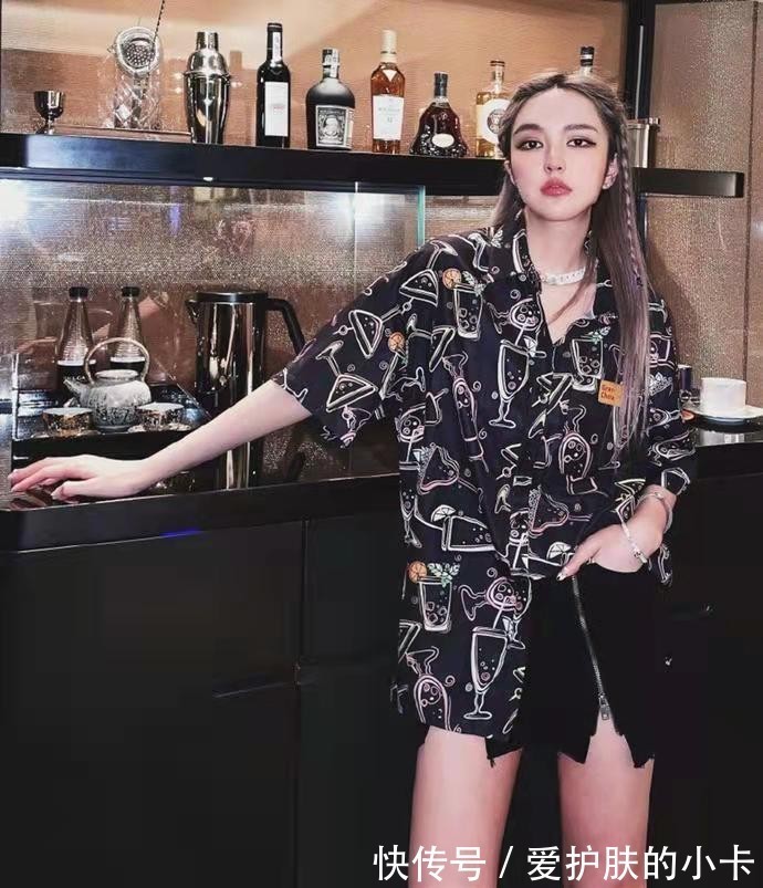 周扬青|周扬青好会打扮,个子不高却能穿出好比例,难怪能撩到富家公子哥