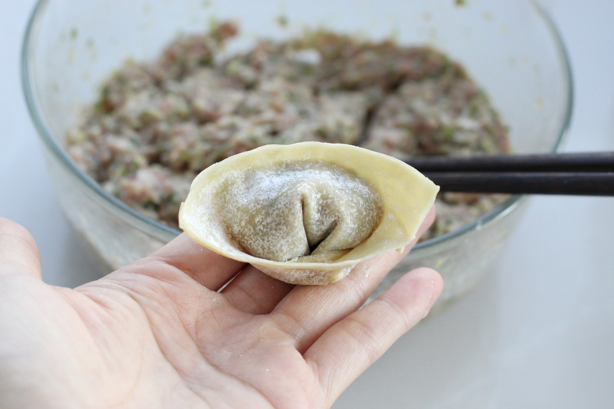 馄饨换个做法,连吃一周也不腻,酥脆美味有营养,老公孩子都喜欢