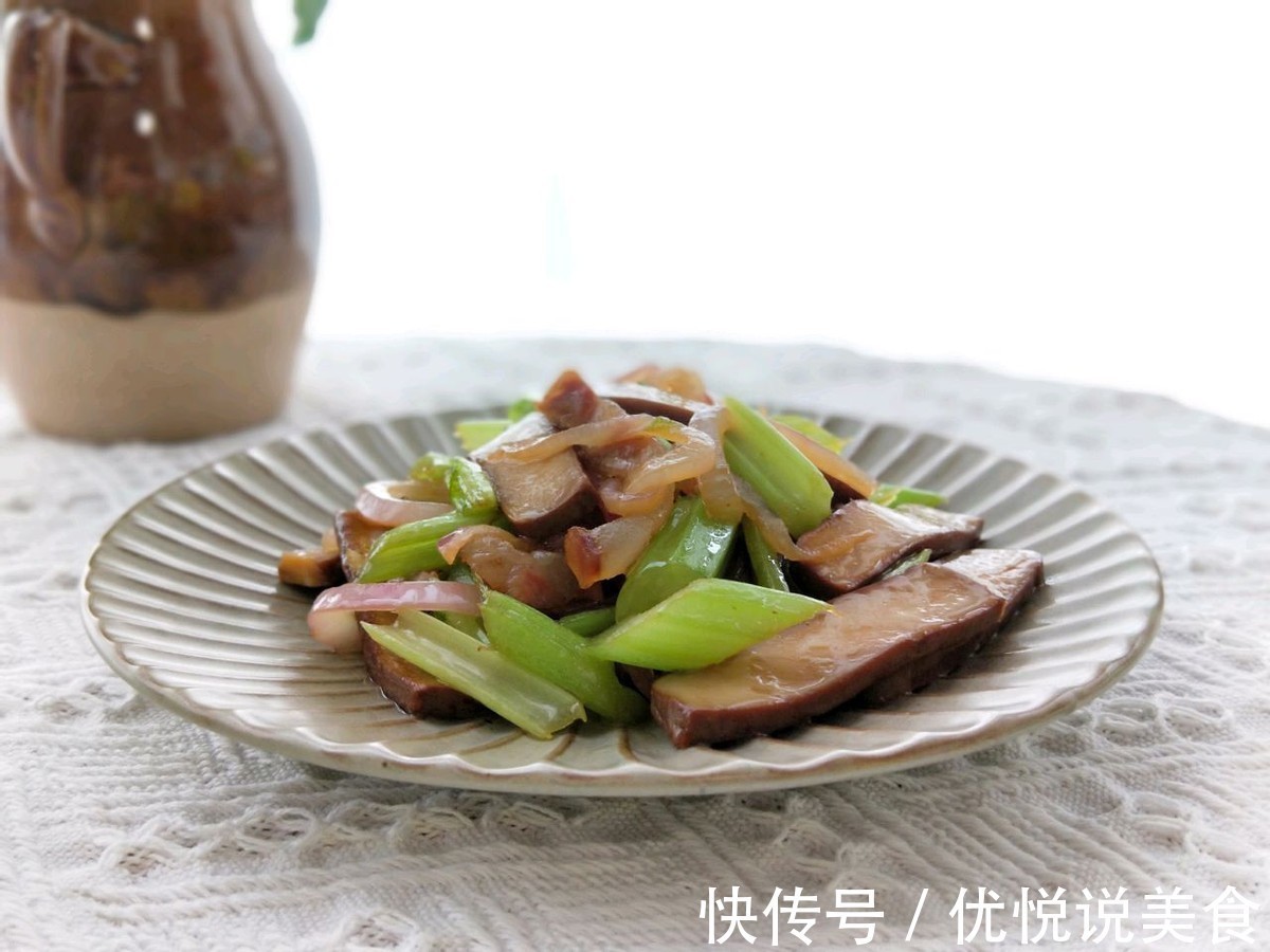 低脂美味的家常小炒，鲜美下饭，做法简单，大人小孩都爱吃