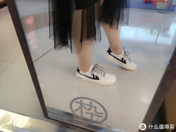 鞋垫|机大婶评测 篇四百九十：小米有品新上回力独家定制帆布鞋，我的青春回来了