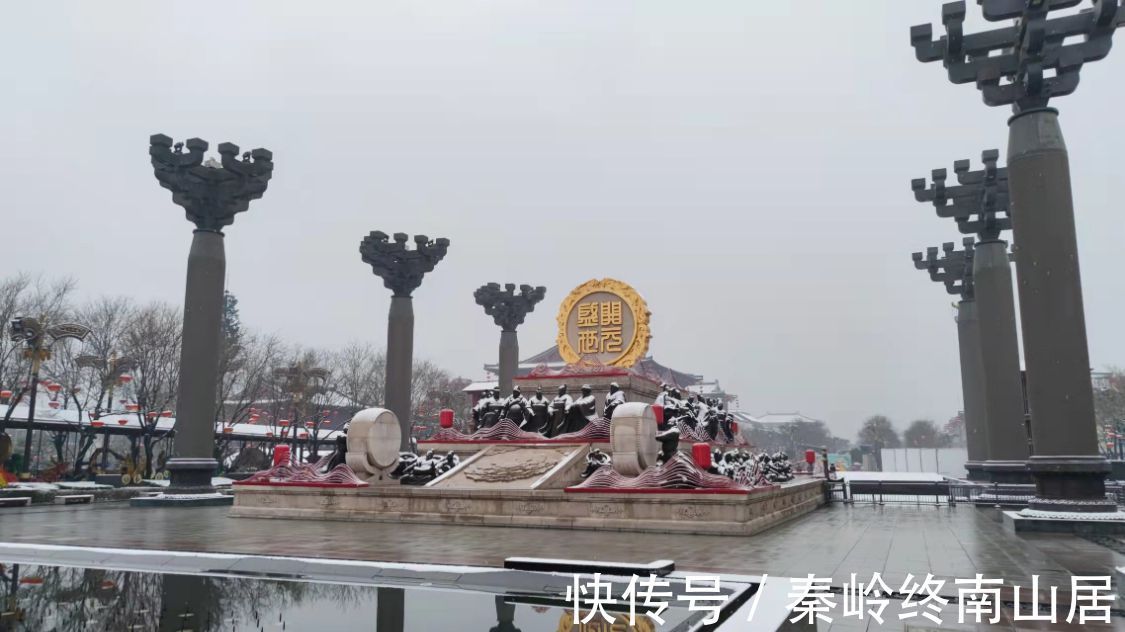 大唐|看惯了热闹与繁华,雪中别样的西安大雁塔和大唐不夜城,你见过吗,像极了唐朝