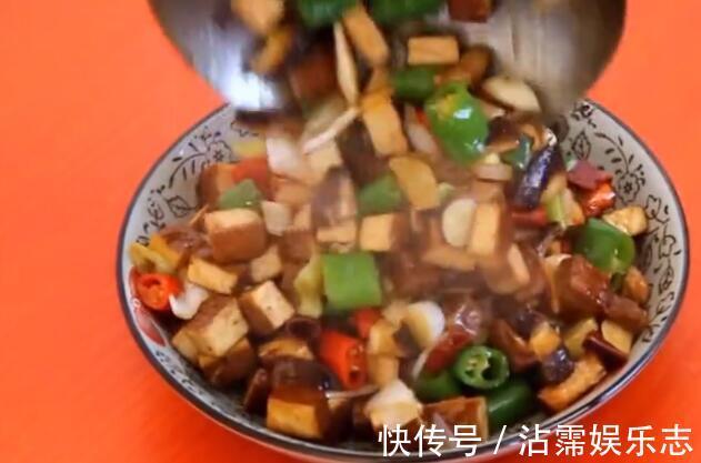 香干|好吃又下饭的家常菜,辣炒三香,鲜香四溢,香辣可口