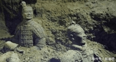 裂开|秦始皇兵马俑是用真人当模具制成的?一尊裂开的兵马俑,解开谜团