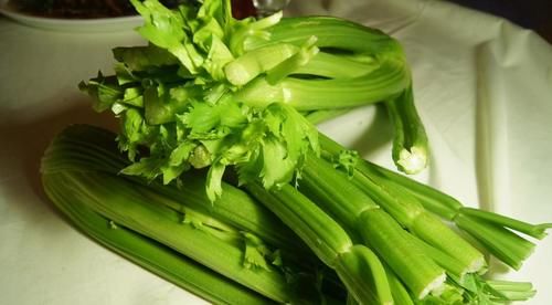 柑子|5月來了，不妨讓女性朋友多吃三物，幫助減肥瘦身，保持迷人身材