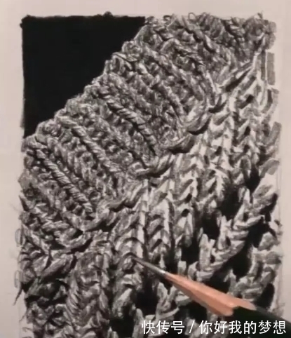 稻草#本以美术生画稻草，看到成品出炉后，网友：给自己添新衣？