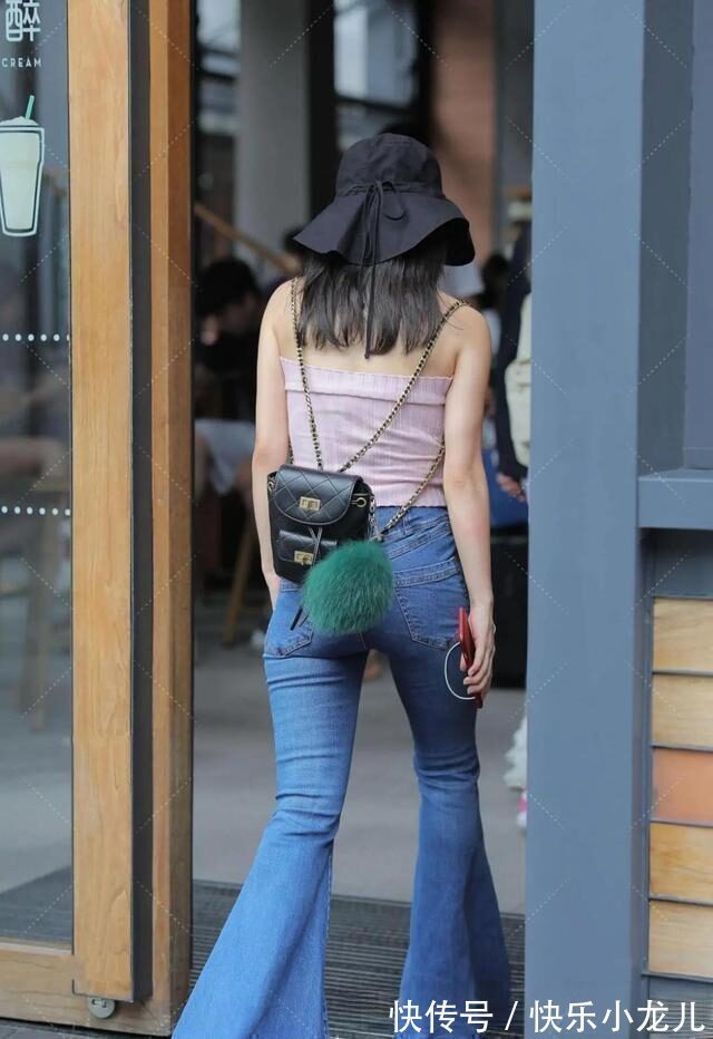 皮裤 时尚成熟的瑜伽裤穿搭年轻有气质,带来完美的格调感,甜美可爱