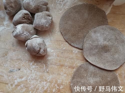 北方人|这面蒸包子,比面粉香比玉米面营养,营养好含钙高老人孩子要多吃