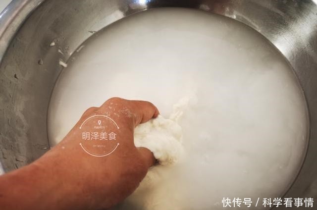 食用碱|制作“开花馒头”,别在馒头坯表面切口了,试试正确的方法吧