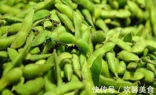 为啥自己煮出的毛豆总是发黄?记住这几个小技巧,毛豆翠绿又入味