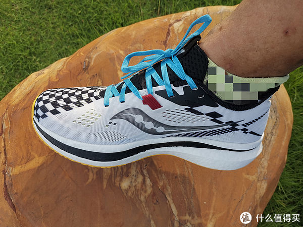 三兄弟|享受“风驰电掣”的感觉——Saucony Endorphin Pro 啡鹏2 碳板跑鞋测评