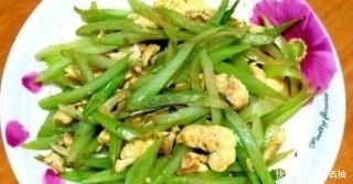 芹菜和此物一起煮,女性常吃,养血补虚,滋润肌肤,保持纤细身材