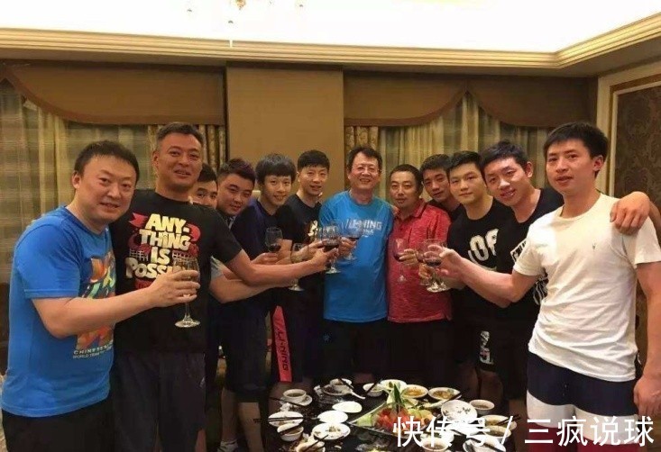 恩师|樊振东恩师久违亮相,退休后海南种地当农民,携宠物开房车自驾游
