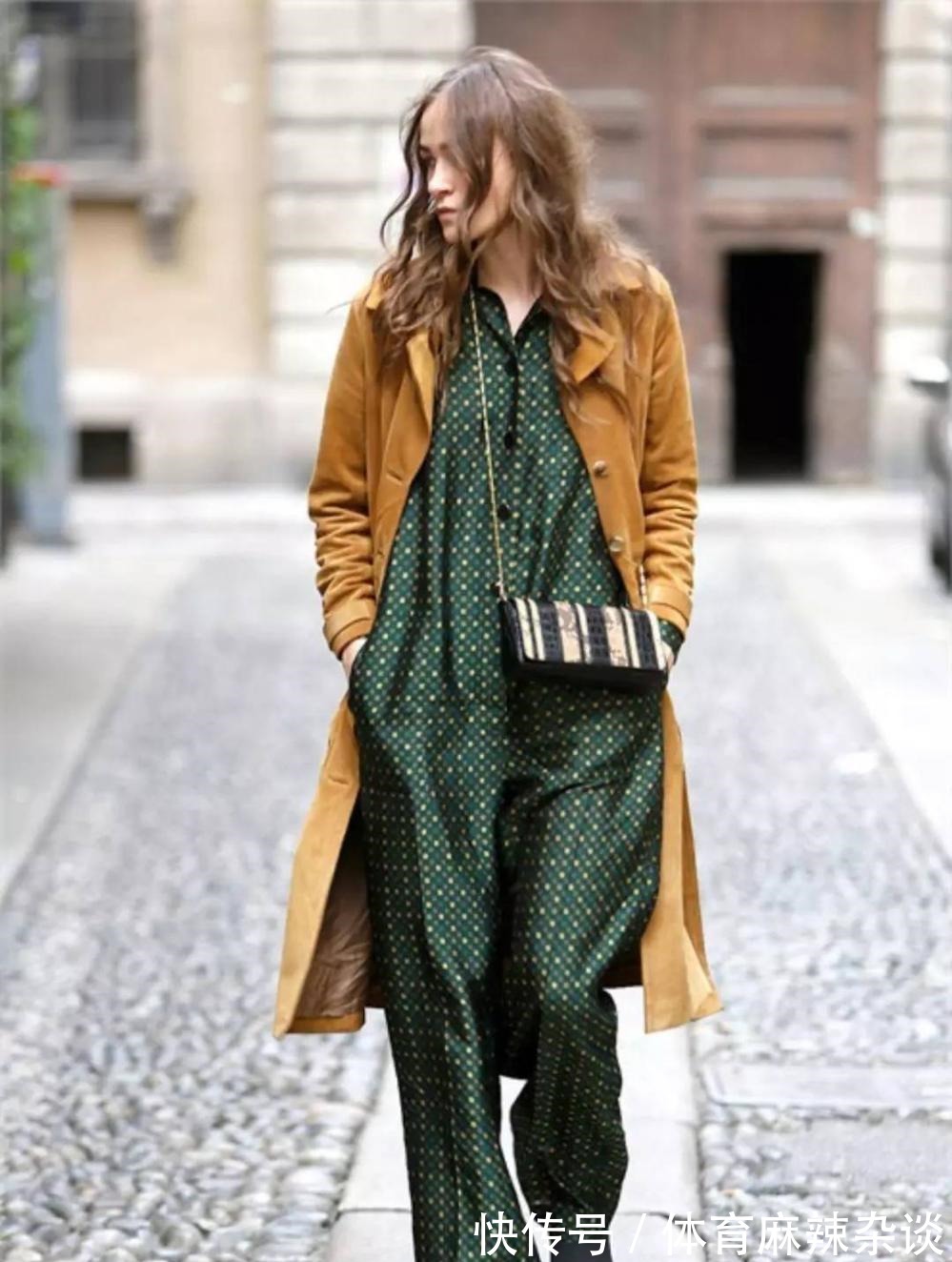 梨色|秋日高级感搭配, 谁穿谁先美!