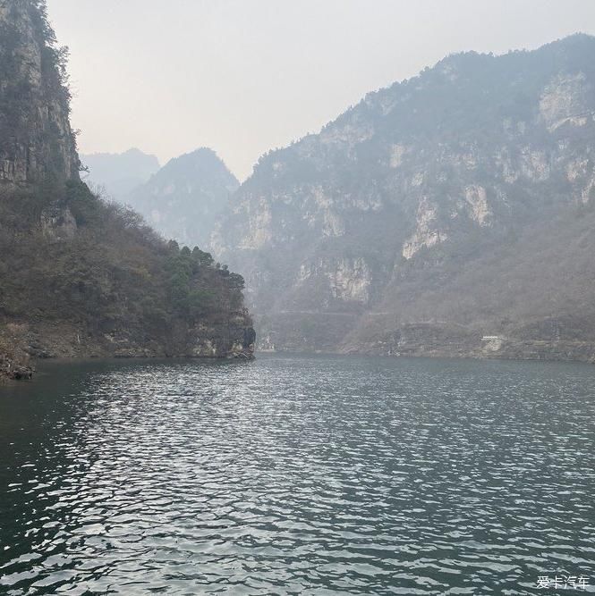 中年|波光粼粼峰林峡