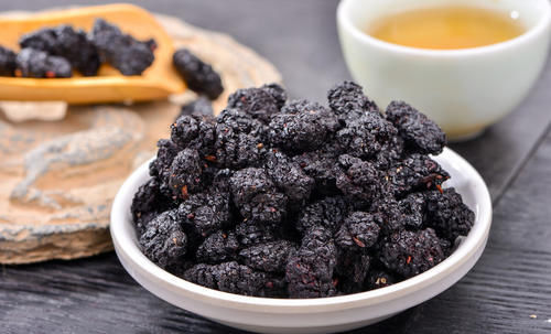 建議中老年人，若不差錢年貨就備這幾樣，好吃不貴，勝過花生瓜子