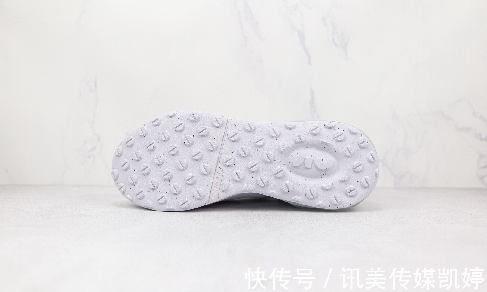 耐克MAX 2021白红色