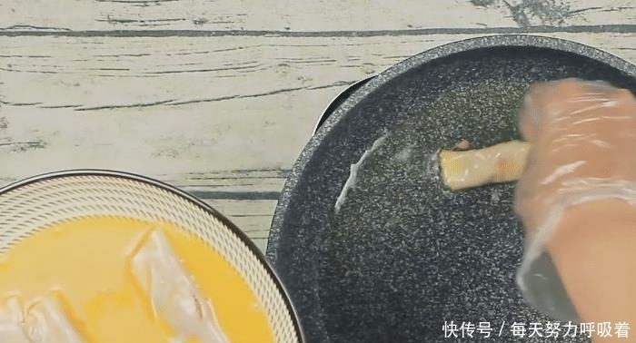  孩子|想吃春卷不用买，用饺子皮就能做，外焦里嫩又解馋，孩子特爱吃