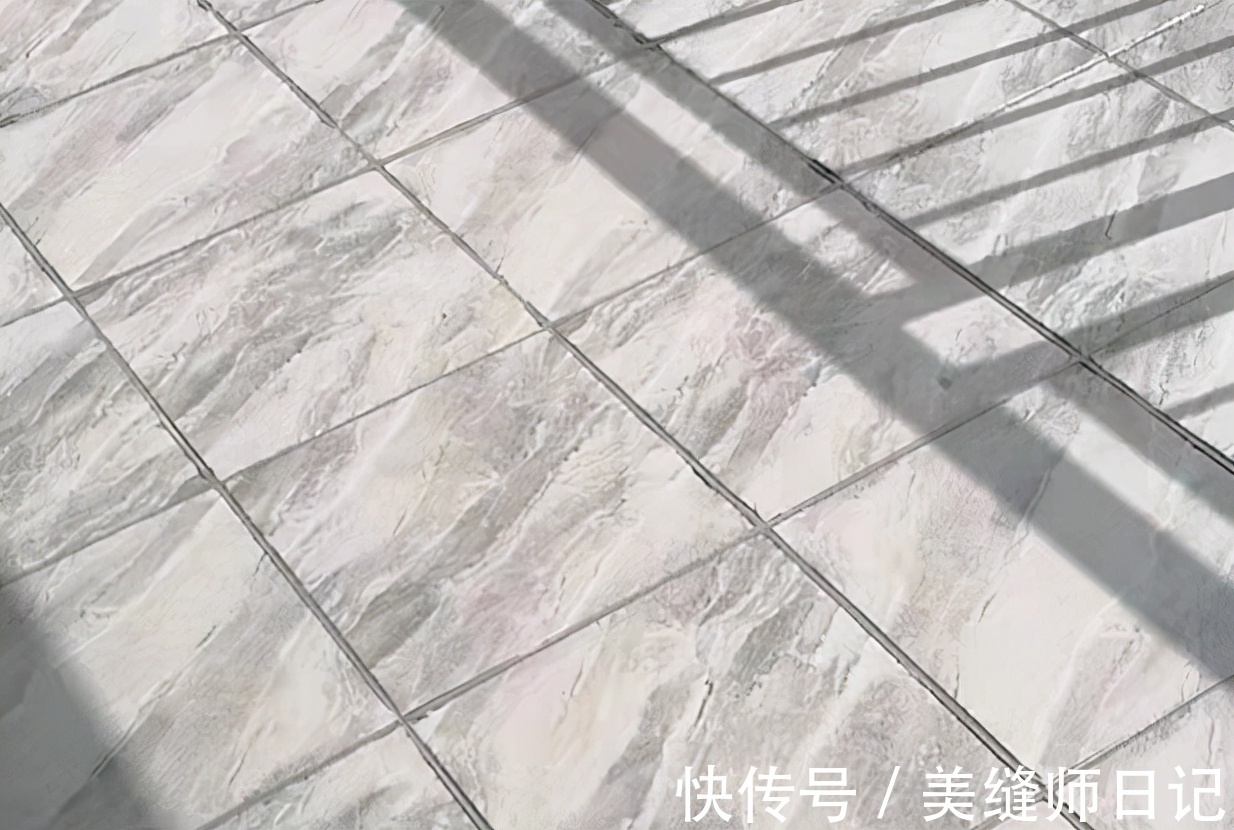 原材料|室外美缝是选择聚脲美缝还是选择环氧彩砂?