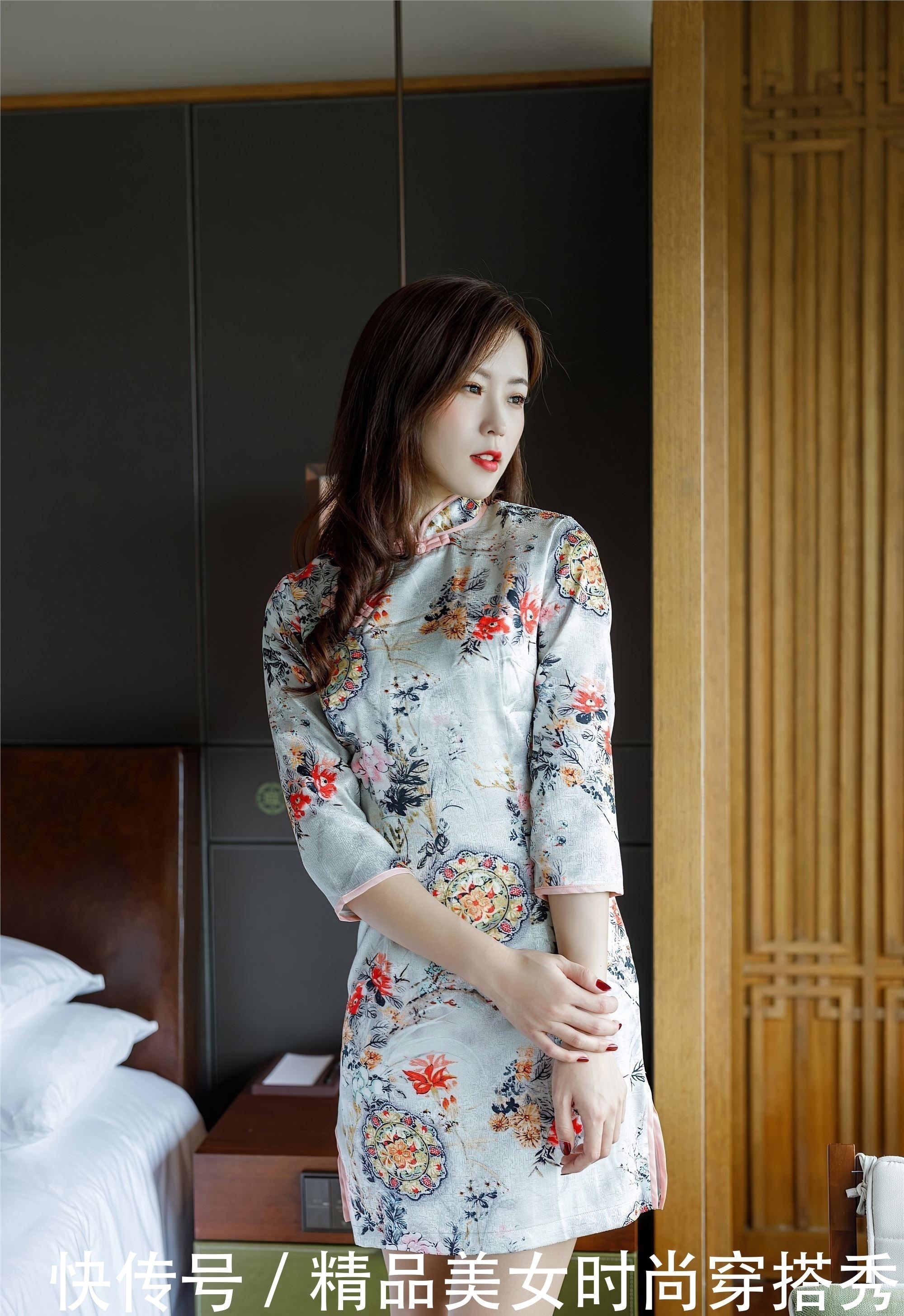 印花 国潮风来袭,一件复古的印花旗袍裙,经典又复古,时尚又优雅