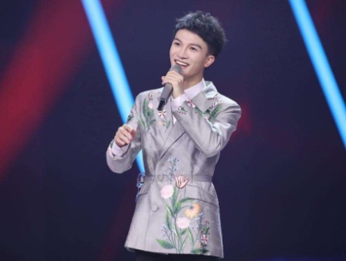 《好聲音》軟磨硬泡才請到他,卻被那英淘汰,現(xiàn)在紅遍娛樂圈!