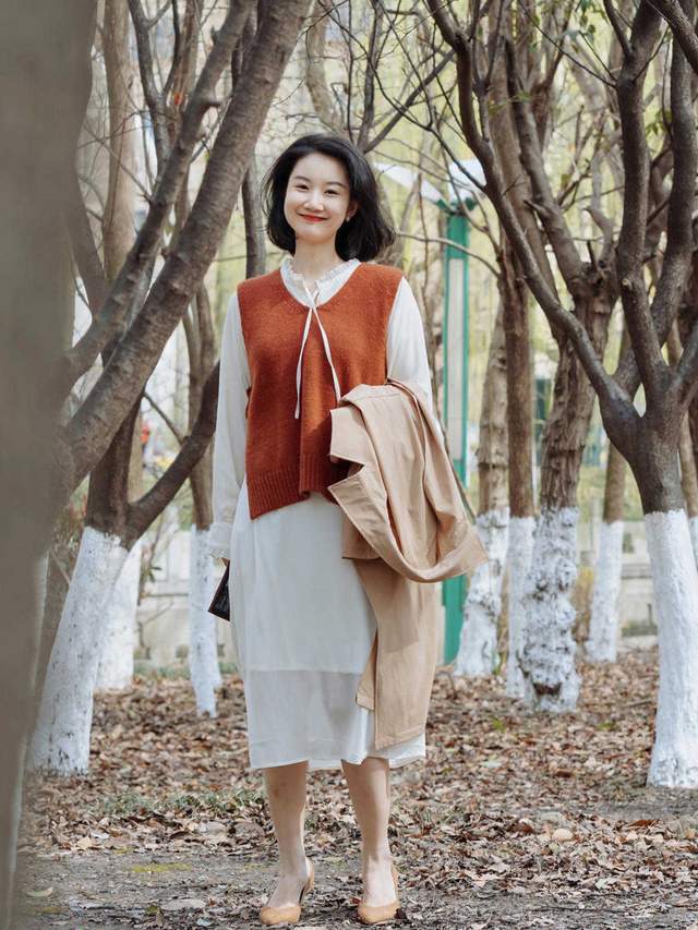 小姐姐|入秋外套不知如何选,一件风衣就够了,大气又时尚,还能提升气质