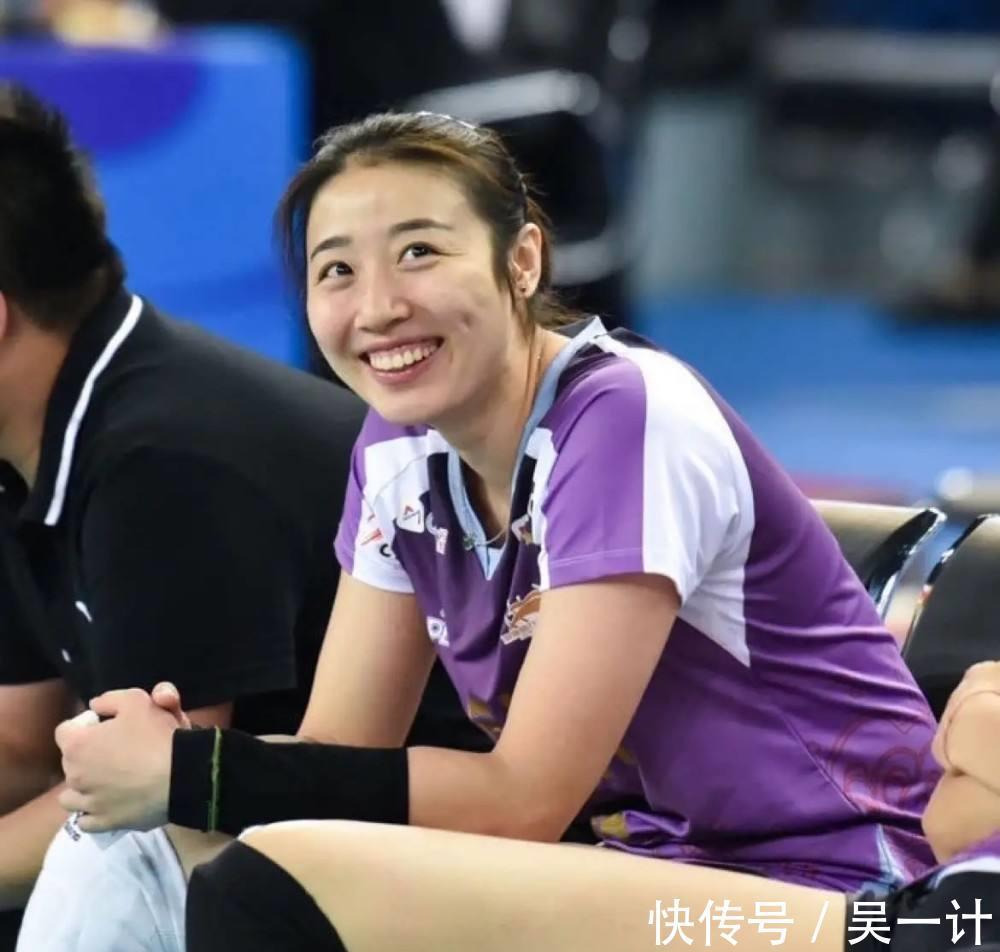 丁霞|女排二传恐面临人才荒,丁霞将转型当教练,姚迪休养缺席训练营