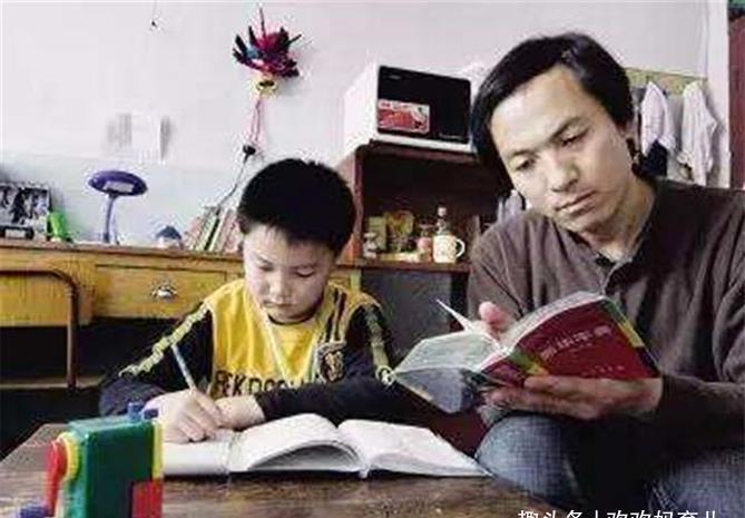 老师|“为啥判我儿子错”,小学生“11-4=7”被老师打叉,家长不服质问