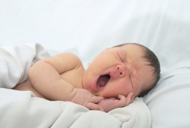 视力|怀孕时经常玩手机,产生的影响比辐射大,对孕妈和胎宝都不利