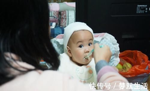 睡眠质量|宝宝睡觉哼唧、瞪腿、总憋气?妈妈别慌,多半是这个原因导致