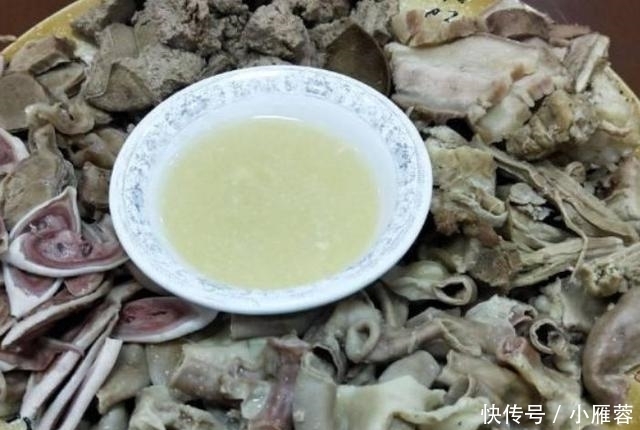 齐才|婆婆请客抠门，6人吃饭只点5道菜，端上来后众人蒙住
