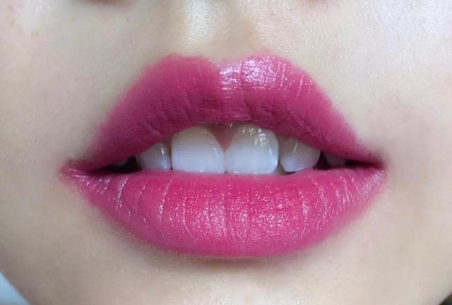 芭比粉 相亲时女生最好别涂这几支口红,强势又霸道,男生一般不会喜欢!