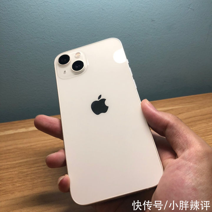 华为m用了半年华为Mate40，如今换上iPhone 13，这差距也太大了